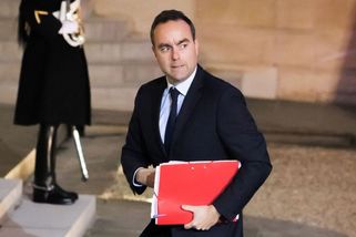 Je to extrémní násilí krajní levice, řekl francouzský premiér k protestům - Seznam Zprávy